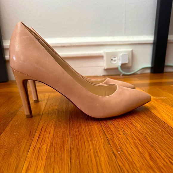 Cole Haan Leather Pumps, beige, 8.5 - Picture 4 of 4